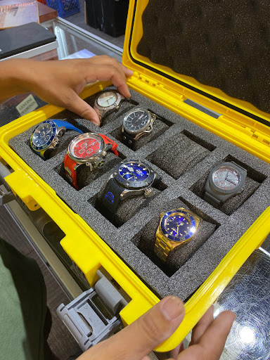 Pawn Shop «L a Pawn Shop», reviews and photos, 6215 Bells Ferry Rd, Acworth, GA 30102, USA