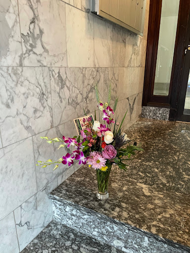 Florist «EC Florist & Gifts», reviews and photos, 224 Washington St, Brookline, MA 02445, USA