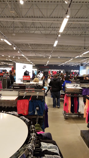 Clothing Store «Nike Factory Store», reviews and photos, 2200 Tanger Blvd #735, Washington, PA 15301, USA