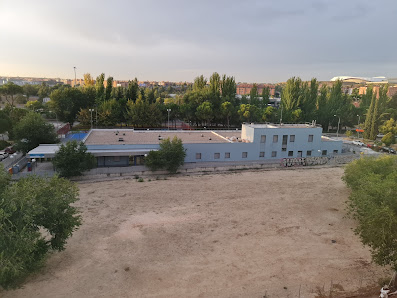 Escuela de Educación Infantil El Bateo C. Pinos de Osuna, 3, Barajas, 28042 Madrid, España