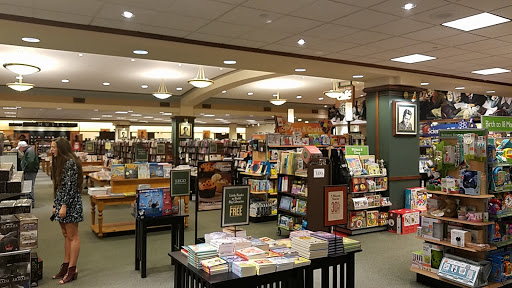 Book Store «Barnes & Noble», reviews and photos, 1201 42nd St S, Fargo, ND 58103, USA