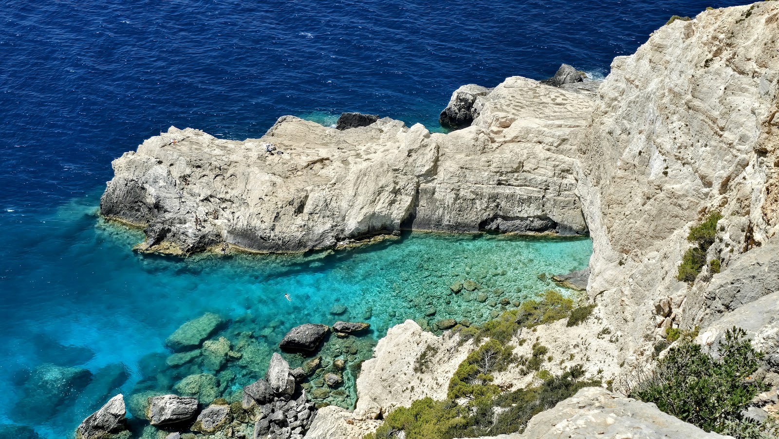 Photo de Plakaki Beach avec rivage droit, court