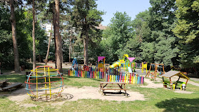 Детска площадка за игри на деца