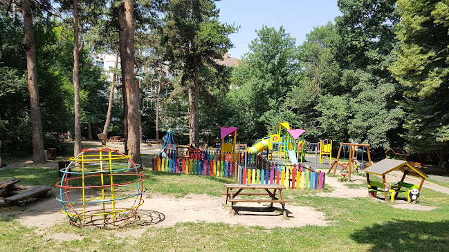 Детска площадка за игри на деца