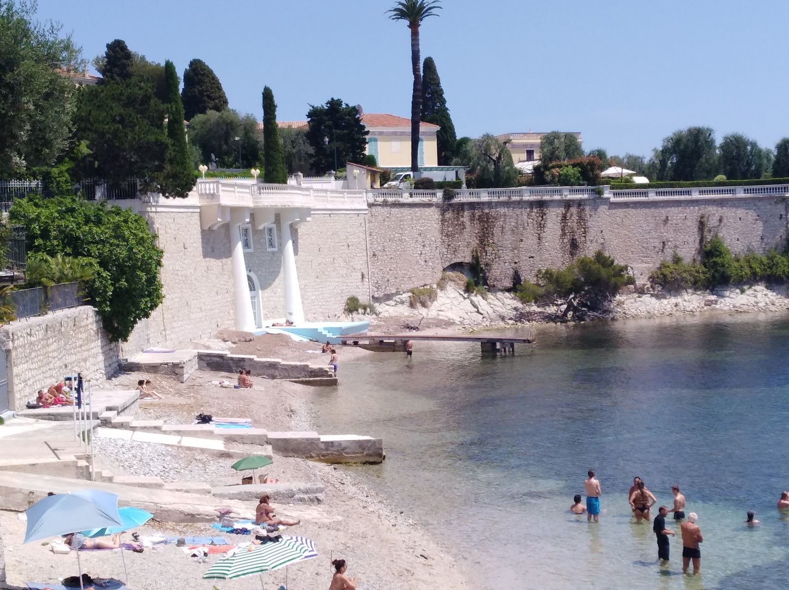Foto van Plage de la Fosse en de nederzetting