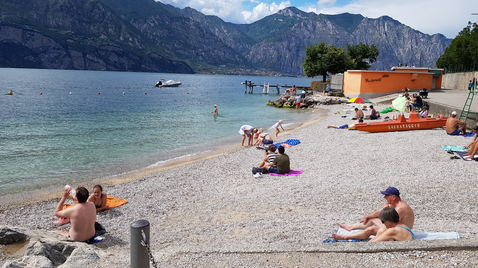 Foto av Paina Beach med en rymlig kustlinje