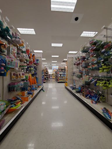 Variety Store «Five Below», reviews and photos, 15 U.S. 9, Manalapan Township, NJ 07726, USA