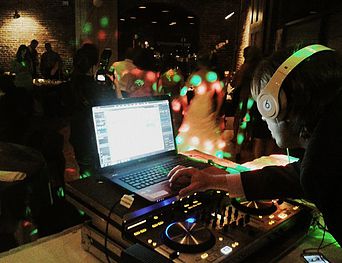 Wilmington Wedding DJ | DJ Service | Wedding DJ