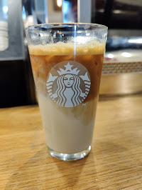 Café du Restaurant servant le petit-déjeuner Starbucks à Lyon - n°1