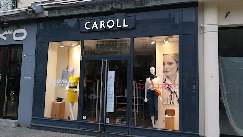 Magasin de vêtements pour femmes CAROLL Draguignan