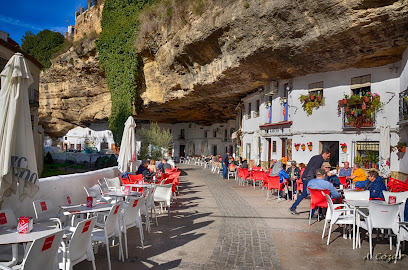 Lucia - C. Cuevas del Sol, 79, 11692 Setenil de las Bodegas, Cádiz, Spain