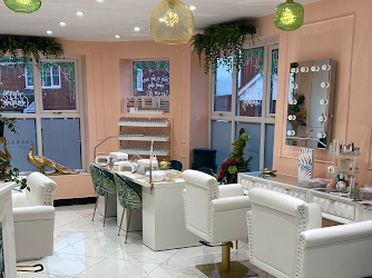 Everglow Beauty Salon & Education