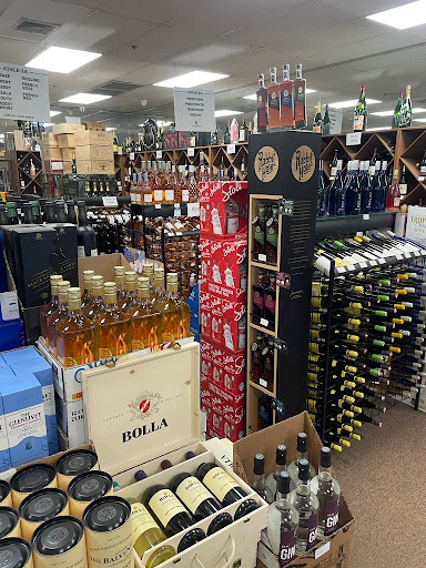 Wine Store «Port To Port Wines & Spirits», reviews and photos, 395 Fort Salonga Rd, Northport, NY 11768, USA