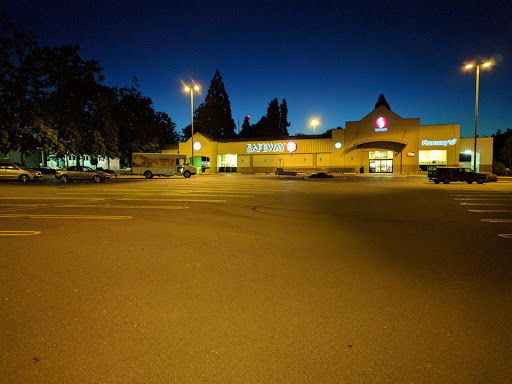 Grocery Store «Safeway», reviews and photos, 95 82nd Dr, Gladstone, OR 97027, USA