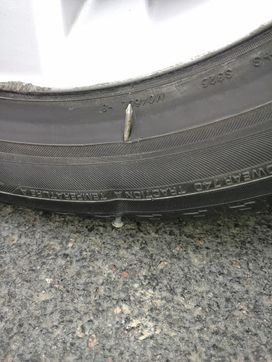 Tire Shop «Discount Tire Store - Brighton, CO», reviews and photos, 4040 E Bromley Ln, Brighton, CO 80601, USA