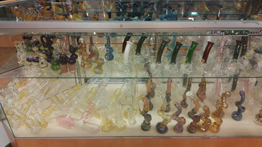 Tobacco Shop «Starbuzz Smoke Shop», reviews and photos, 668 Soscol Ave, Napa, CA 94559, USA