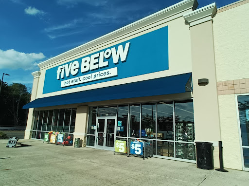 Variety Store «Five Below», reviews and photos, 4921 U.S. 9, Howell, NJ 07731, USA