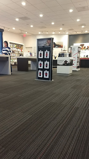 Cell Phone Store «Verizon», reviews and photos, 78995 CA-111, La Quinta, CA 92253, USA