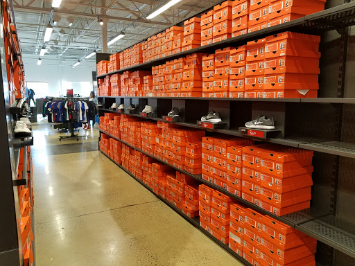 Clothing Store «Nike Factory Store», reviews and photos, 241 Fort Evans Road Northeast #510, Leesburg, VA 20176, USA