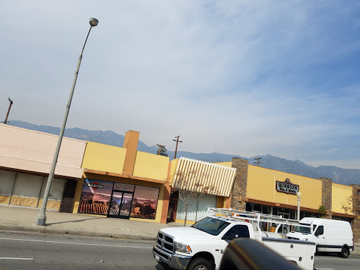 Liquor Store «Mission Liquor Store», reviews and photos, 1801 E Washington Blvd, Pasadena, CA 91104, USA