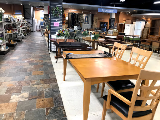 Thrift Store «St. Vincent De Paul Thrift Store», reviews and photos, 13986 Manchester Rd, Ballwin, MO 63011, USA