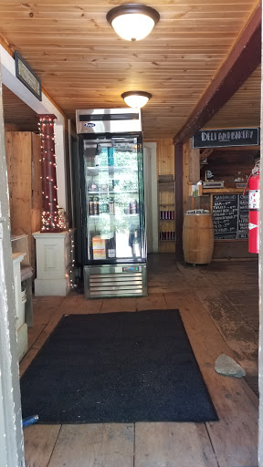 Restaurant «Ellacoya Barn & Grille», reviews and photos, 2667 Lake Shore Rd, Gilford, NH 03249, USA