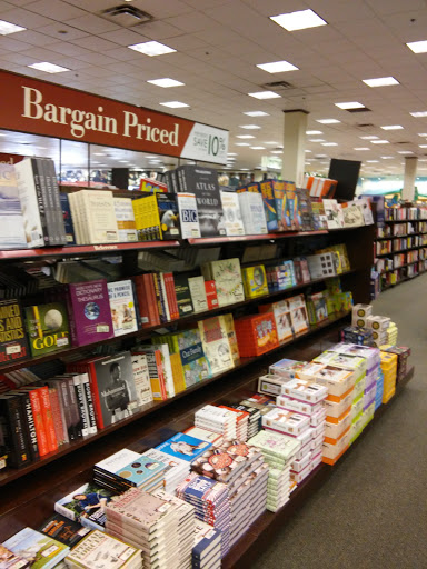 Book Store «Barnes & Noble», reviews and photos, 12193 Fair Lakes Promenade Dr, Fairfax, VA 22033, USA