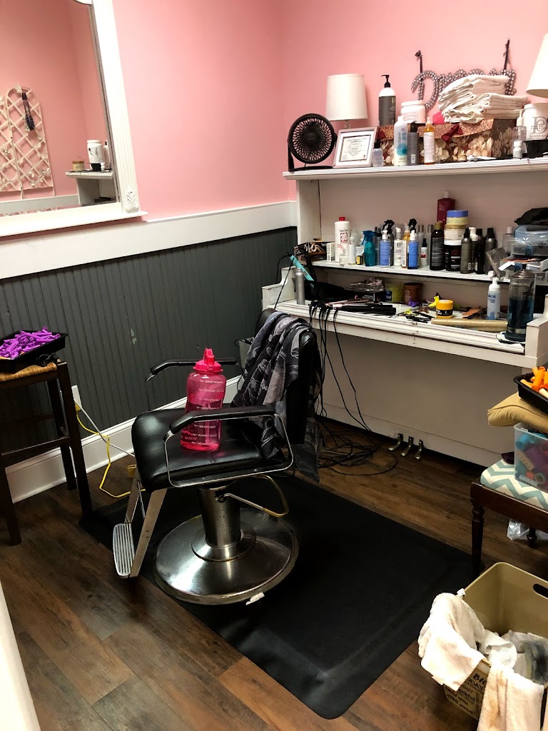 Uptown Salon & Boutique 71601