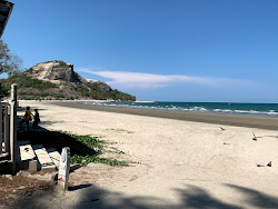 Khao Takiab Beach'in fotoğrafı uçurumlarla desteklenmiş
