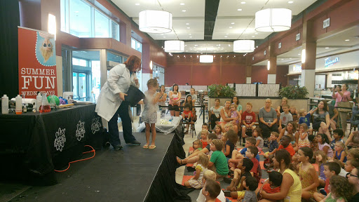 Shopping Mall «Taubman Prestige Outlets», reviews and photos, 17057 N Outer 40 Rd, Chesterfield, MO 63005, USA