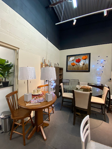 Furniture Store «Showman Furniture», reviews and photos, 2431 Crofton Ln, Crofton, MD 21114, USA