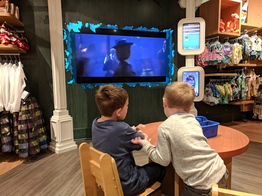 Toy Store «Disney Store», reviews and photos, 587 E Shaw Ave, Fresno, CA 93710, USA