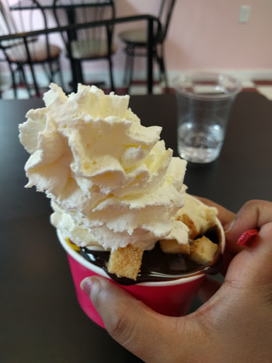 Restaurant «Cherry On Top Ice Cream Shop», reviews and photos, 1654 Whitney Ave, Hamden, CT 06517, USA