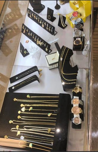 Pawn Shop «Tavares Family Jewelry & Pawn», reviews and photos, 708 W Burleigh Blvd, Tavares, FL 32778, USA