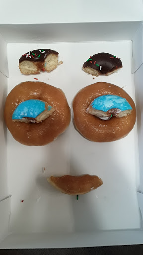 Bakery «Krispy Kreme Doughnuts», reviews and photos, 4302 Tacoma Mall Blvd, Tacoma, WA 98409, USA