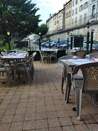 Atmosphère du Restaurant français Le Petit Blanc à Salins-les-Bains - n°2
