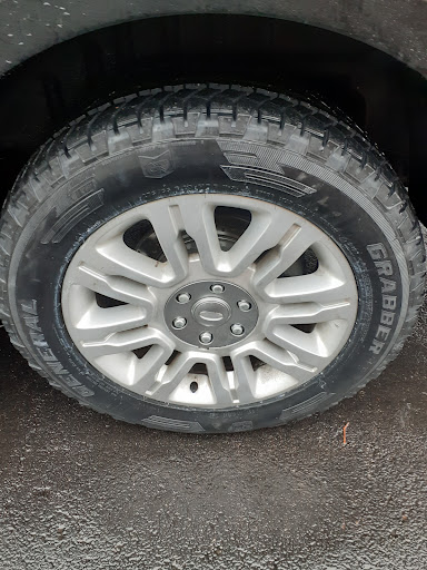 Tire Shop «Discount Tire Store - Macomb Township, MI», reviews and photos, 45105 Tilch Rd, Macomb, MI 48044, USA