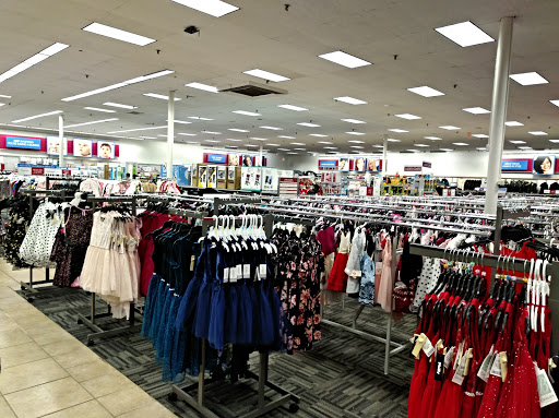 Clothing Store «Burlington Coat Factory», reviews and photos, 705 Granite St, Braintree, MA 02184, USA