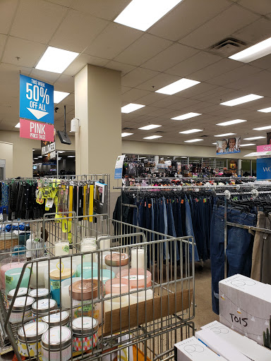 Thrift Store «Goodwill Store & Donation Center», reviews and photos, 675 W North Ave, Elmhurst, IL 60126, USA