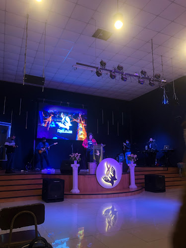 Opiniones de Iglesia Centro De Adoración El Reino De Dios en Metropolitana de Santiago - Iglesia