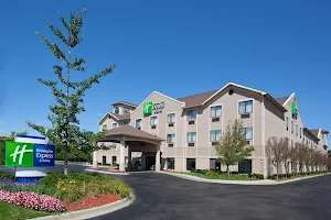 Holiday Inn Express & Suites Belleville (Airport Area), an IHG Hotel image
