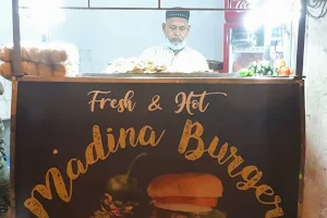 Madina Burger۔ مدینہ برگر image