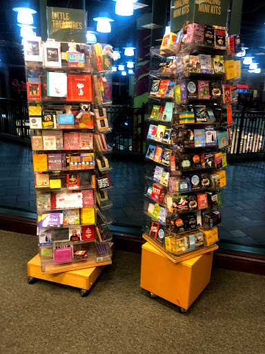 Book Store «Barnes & Noble», reviews and photos, 5701 Sunset Dr #196, South Miami, FL 33143, USA