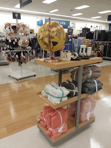 Department Store «Marshalls», reviews and photos, 8249 W Golf Rd, Niles, IL 60714, USA