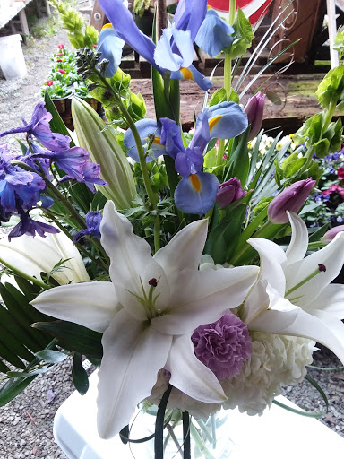 Florist «Orting Floral And Greenhouse», reviews and photos, 117 Eldredge Ave NW, Orting, WA 98360, USA