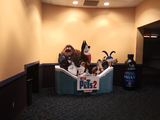 Movie Theater «Regal Cinemas Hunt Valley 12», reviews and photos, 11511 McCormick Rd, Hunt Valley, MD 21030, USA