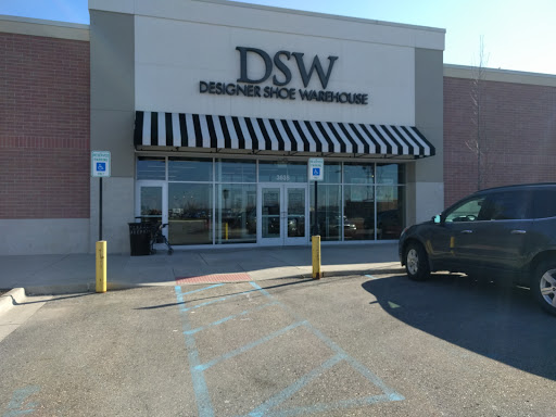 Shoe Store «DSW Designer Shoe Warehouse», reviews and photos, 3635 28th St SE, Grand Rapids, MI 49512, USA
