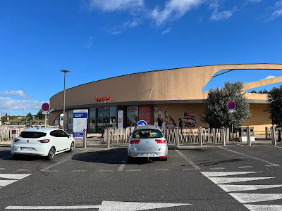 Aire de Narbonne-Vinassan Charles Trenet à Salles-d'Aude