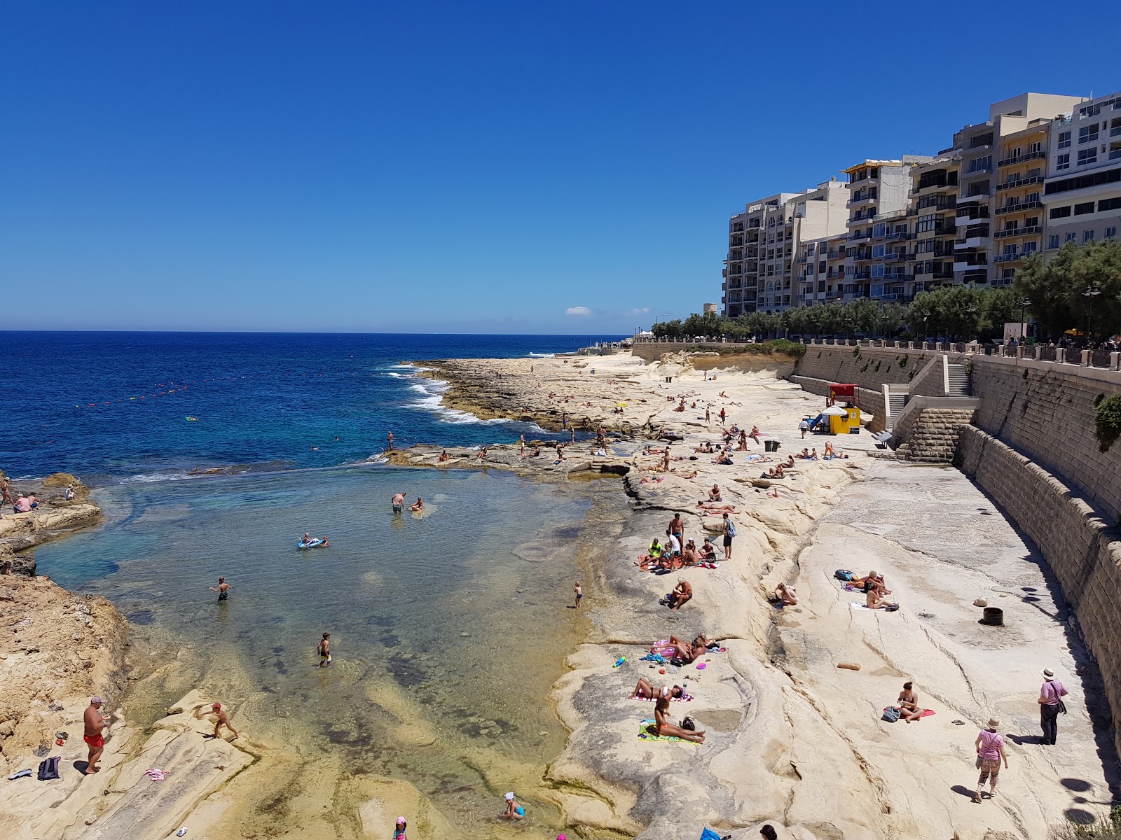 Zdjęcie Fond Ghadir Beach obszar udogodnień