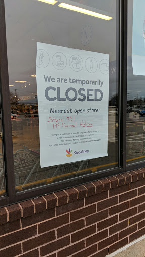 Grocery Store «Stop & Shop», reviews and photos, 1360 W Main Rd, Middletown, RI 02842, USA